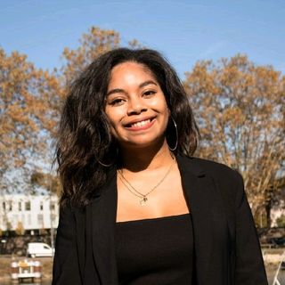 Hélène KOUROUMA DECARPENTERIE